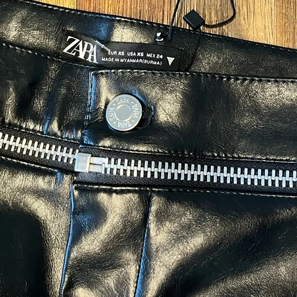 ZARA Black Faux Leather Zipper Straight Leg pants size xs new without tags